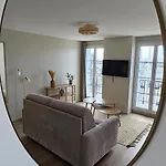 Les Kennedy Apartment *